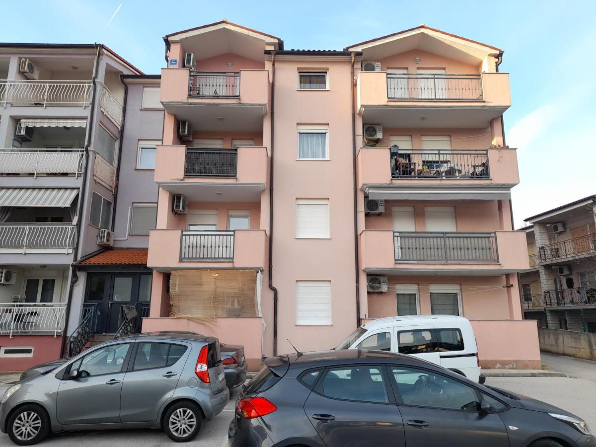 1St Floorc Appartement Pula Buitenkant foto